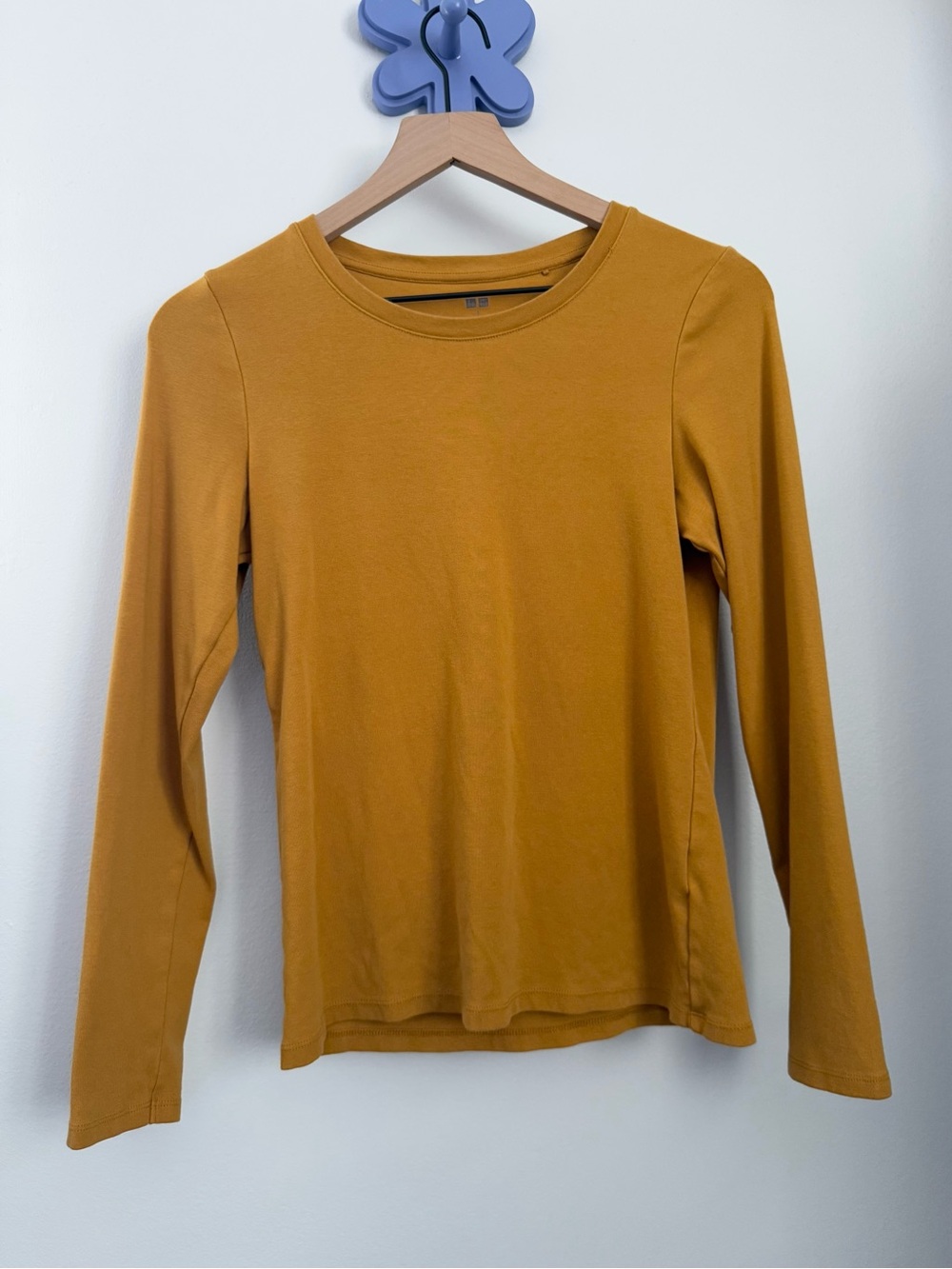 Uniqlo Small Mustard Marigold Yellow Long Sleeve Tee Crew Fall Casual